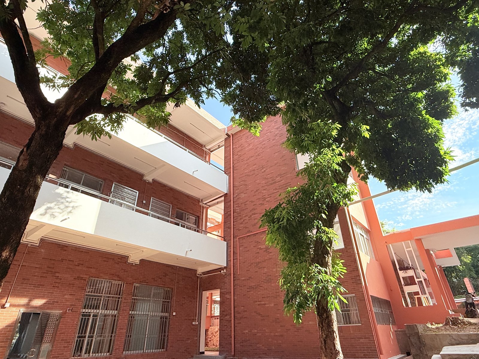 天河校区红砖教学楼