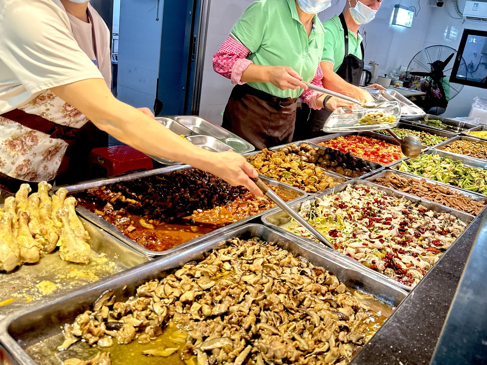 学校食堂